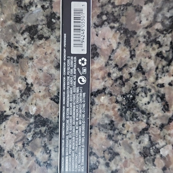 bareMinerals Original Liquid Mineral Concealer DEEP 6N new in box - Picture 4 of 8